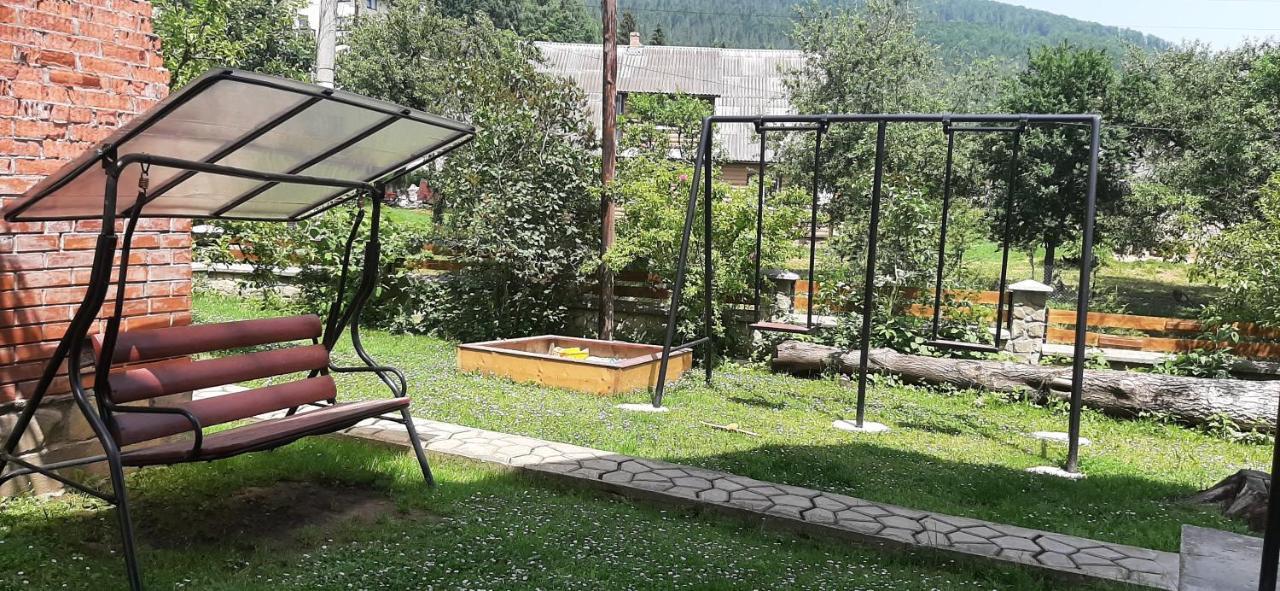 Cottage house Yaremche Exterior photo